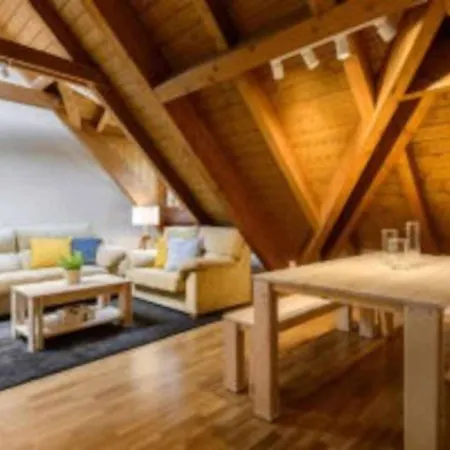 Atico Anayet L Wifi L Vistas L Abuhardillado L Trastero Daire *