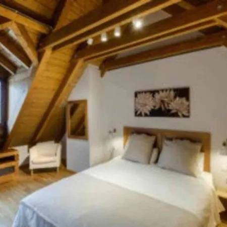 Daire Atico Anayet L Wifi L Vistas L Abuhardillado L Trastero *